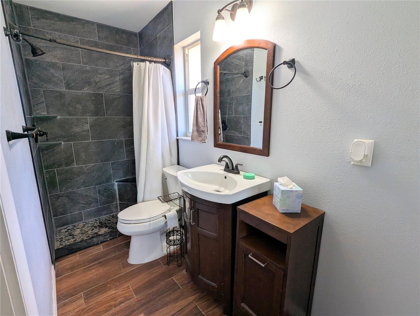 Image 24 of 39 For 1710 Robbins Road