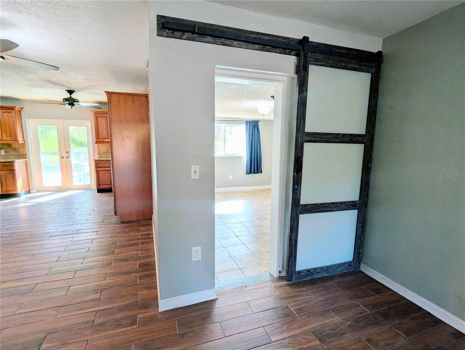 Image 25 of 39 For 1710 Robbins Road