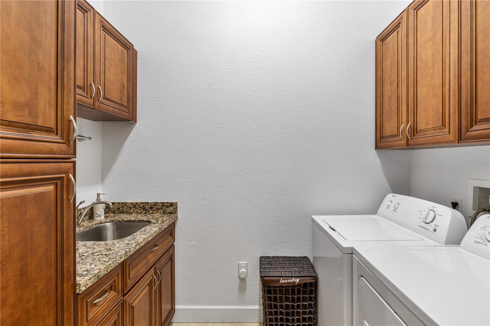 Image 31 of 93 For 15912 Melport Circle