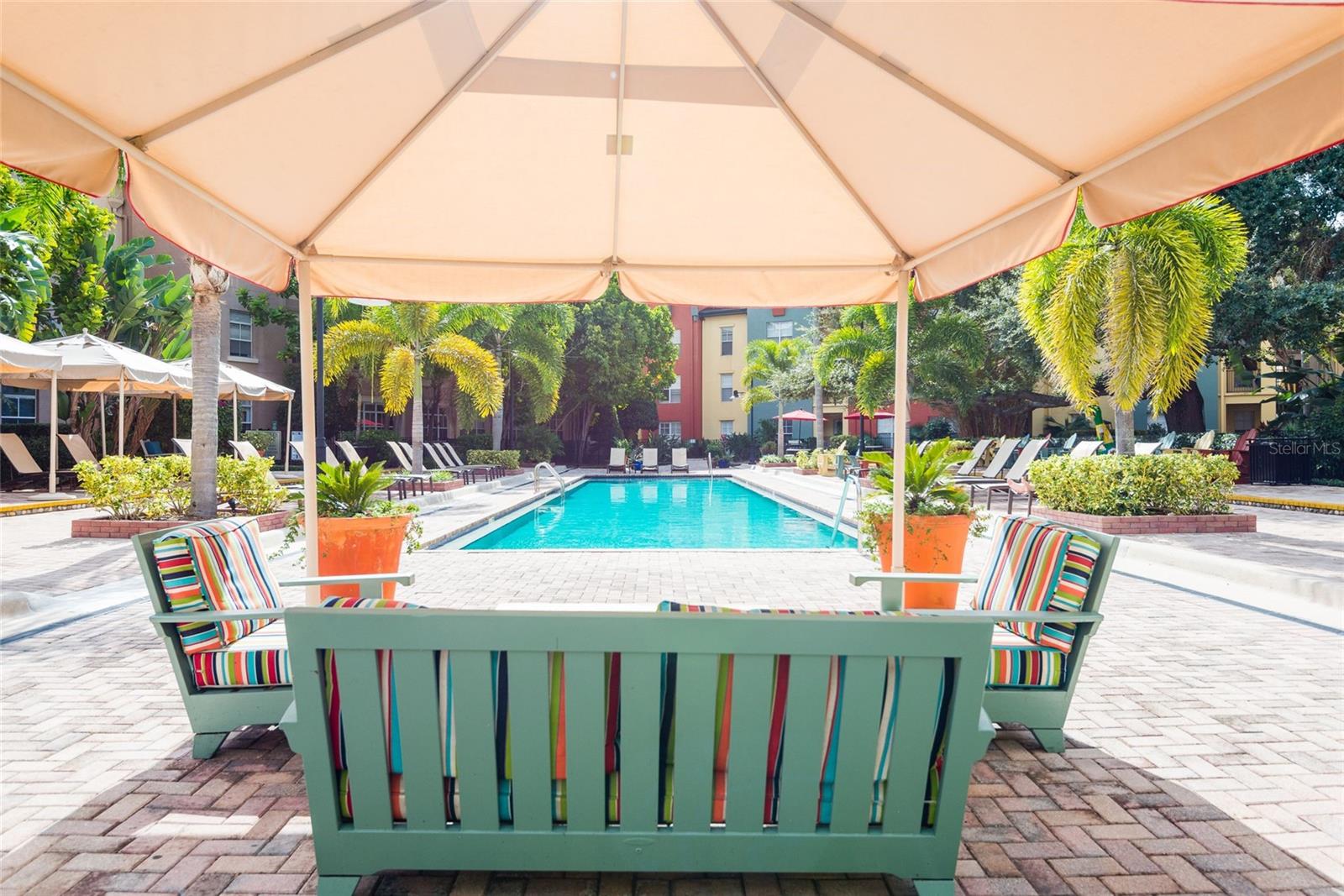 Image 19 of 22 For 2402 Azeele Street 435