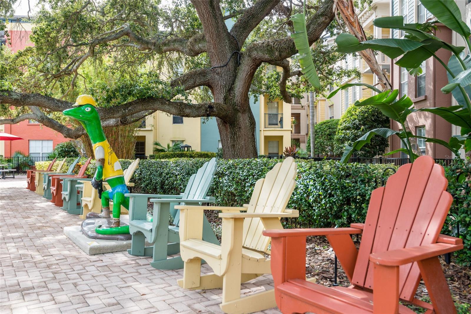 Image 20 of 22 For 2402 Azeele Street 435