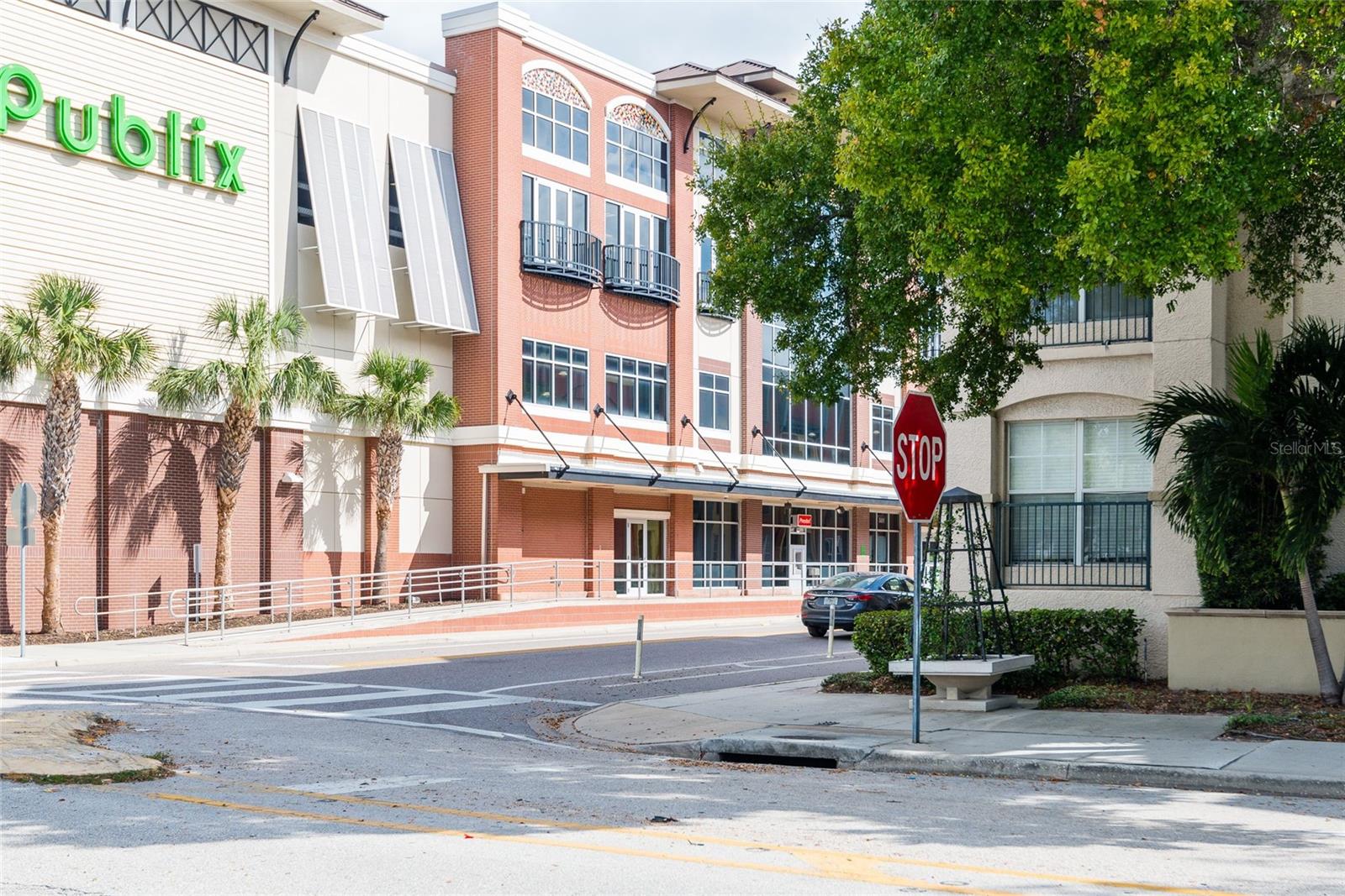 Image 22 of 22 For 2402 Azeele Street 435