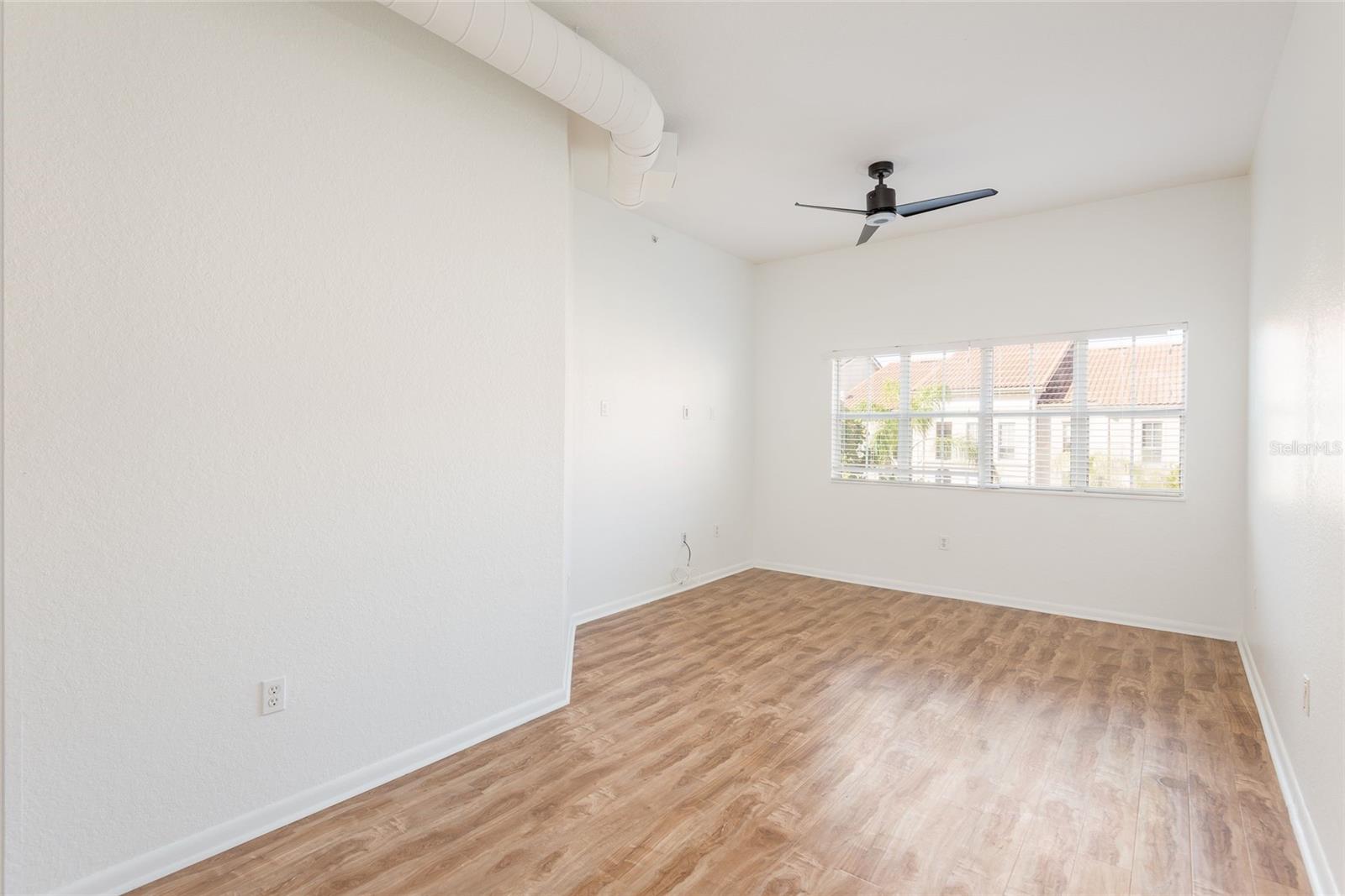 Image 8 of 22 For 2402 Azeele Street 435