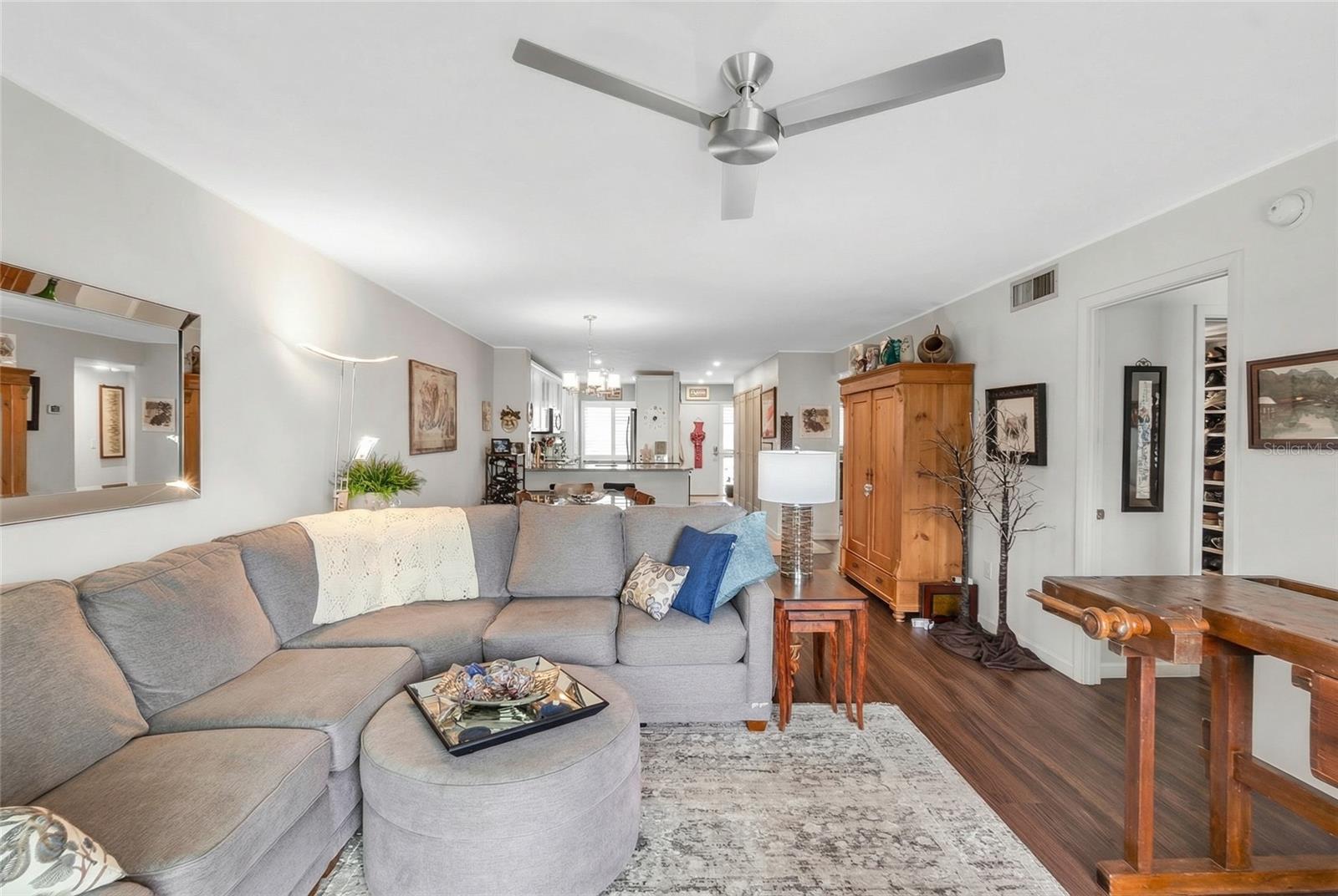 Image 11 of 31 For 1650 1st Avenue W 307b