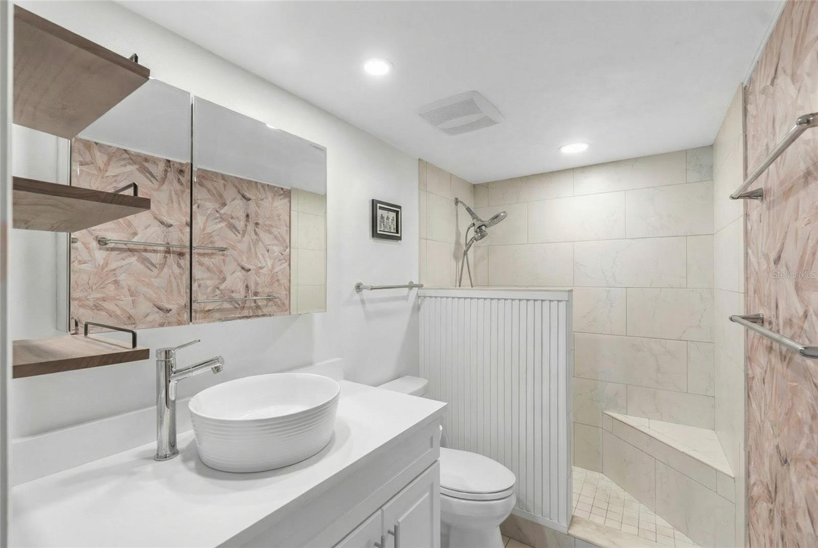 Image 17 of 31 For 1650 1st Avenue W 307b