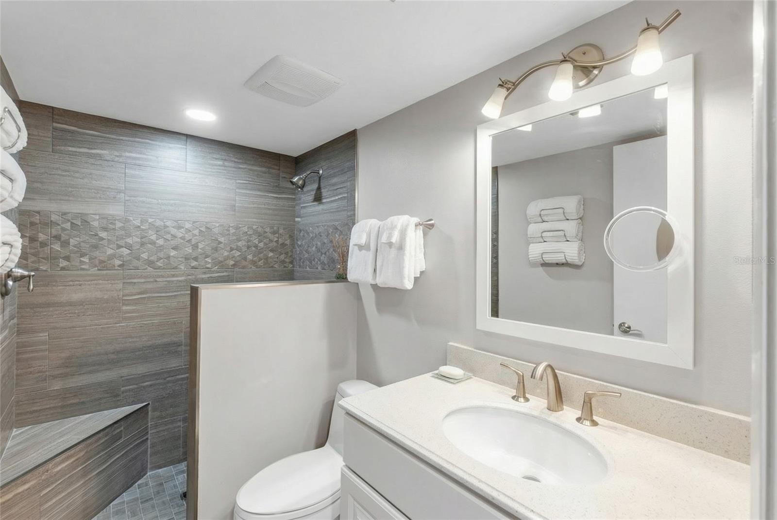 Image 19 of 31 For 1650 1st Avenue W 307b