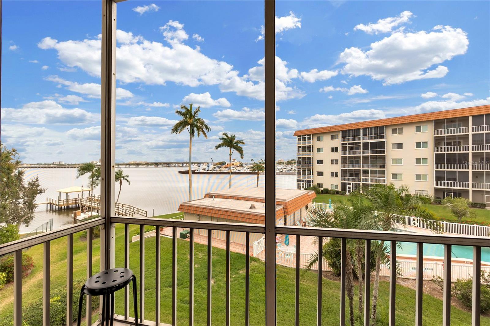 Image 22 of 31 For 1650 1st Avenue W 307b