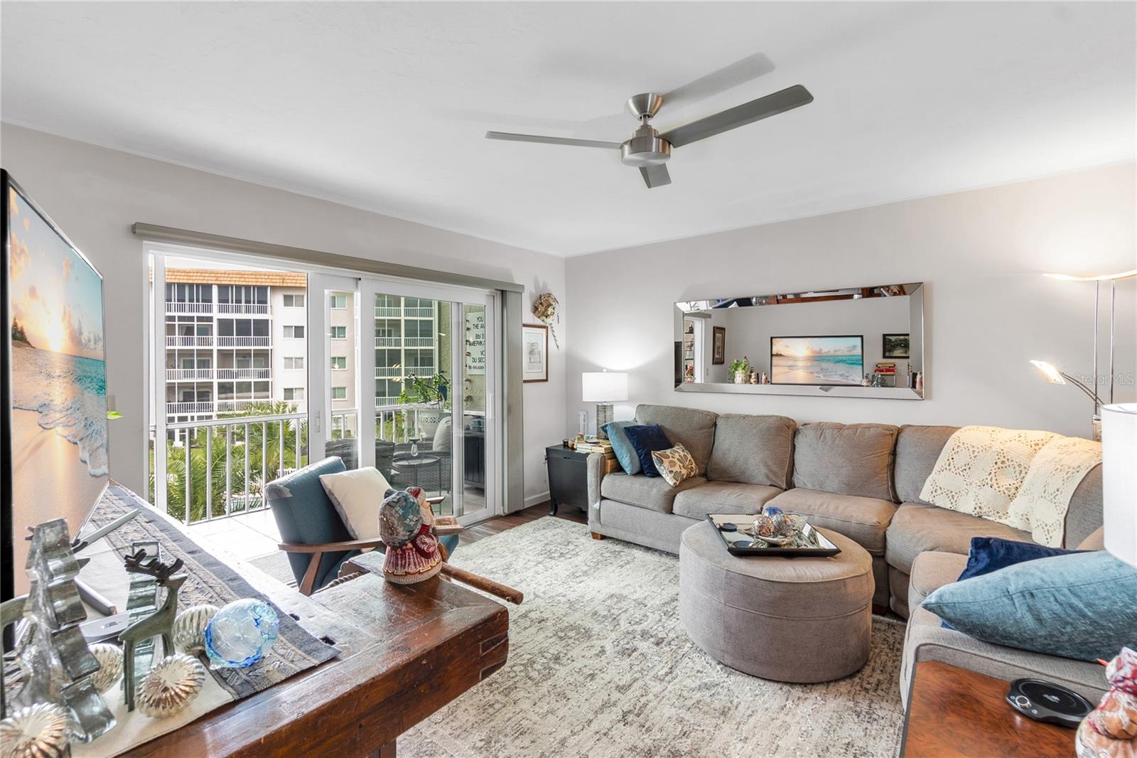 Image 9 of 31 For 1650 1st Avenue W 307b