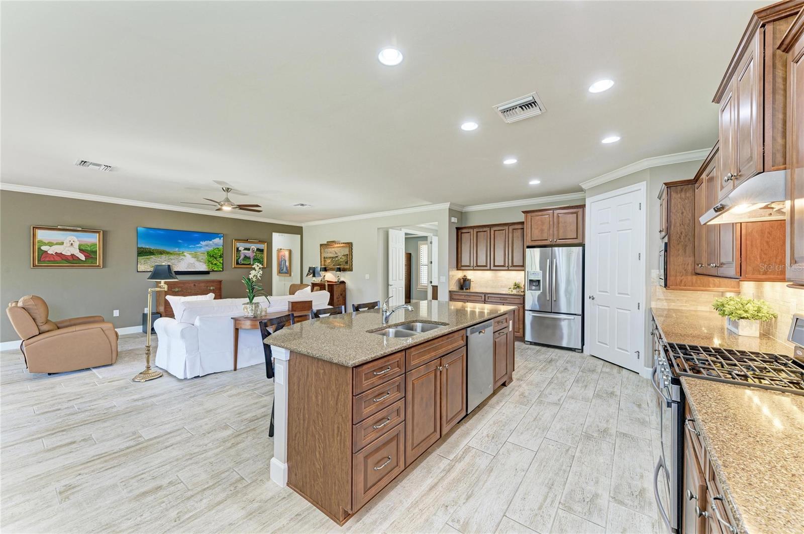 Image 18 of 61 For 6925 Chester Trail