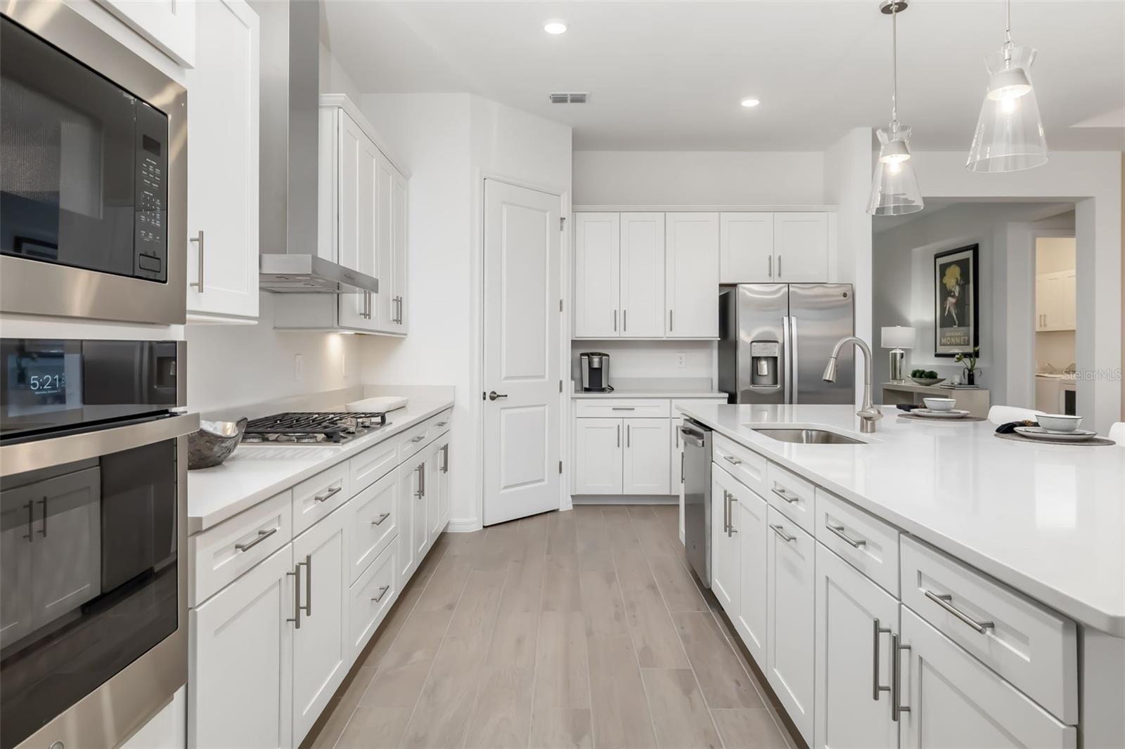 Image 12 of 91 For 5617 Lightning Whelk Lane