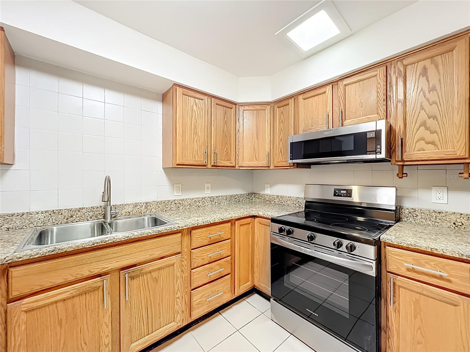 Image 14 of 68 For 1236 Russell Drive