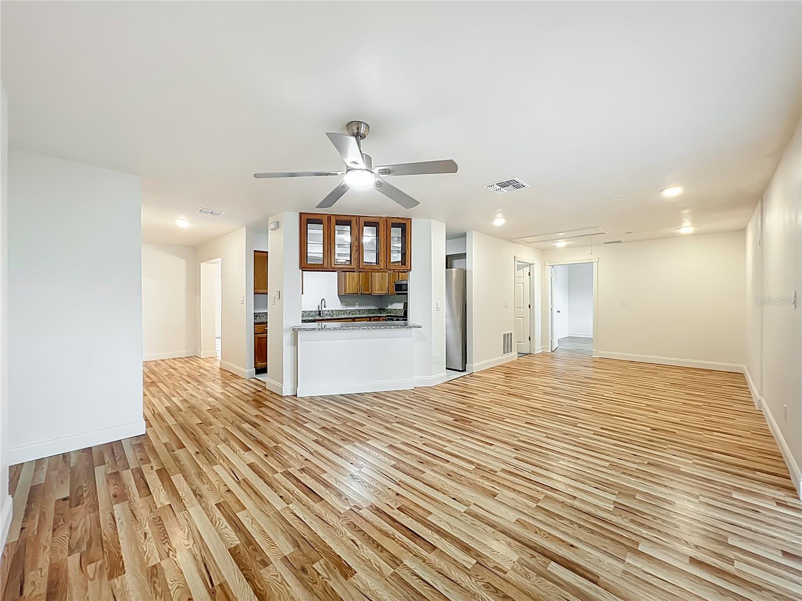 Image 19 of 68 For 1236 Russell Drive