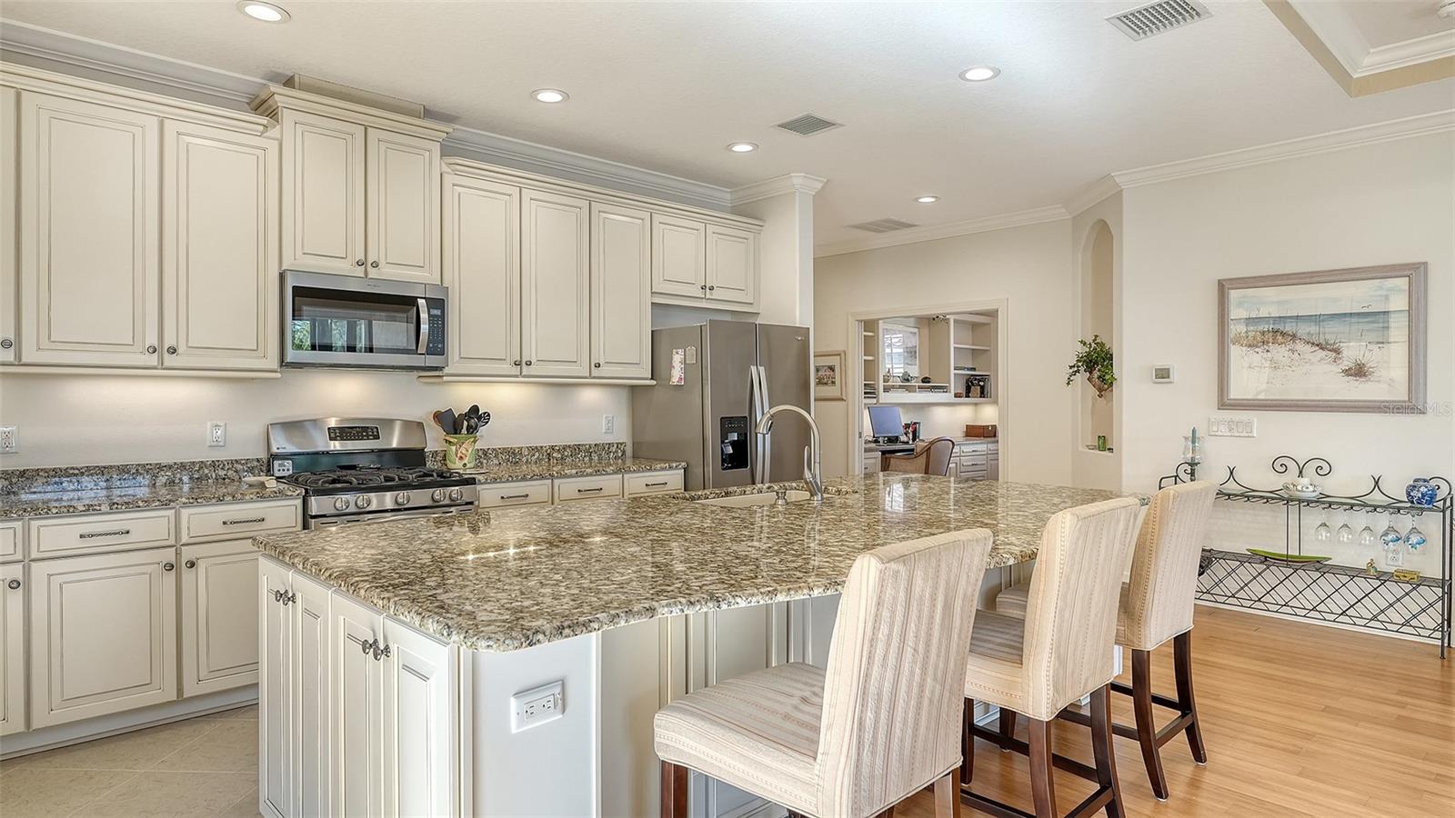 Image 19 of 74 For 12759 Del Corso Loop