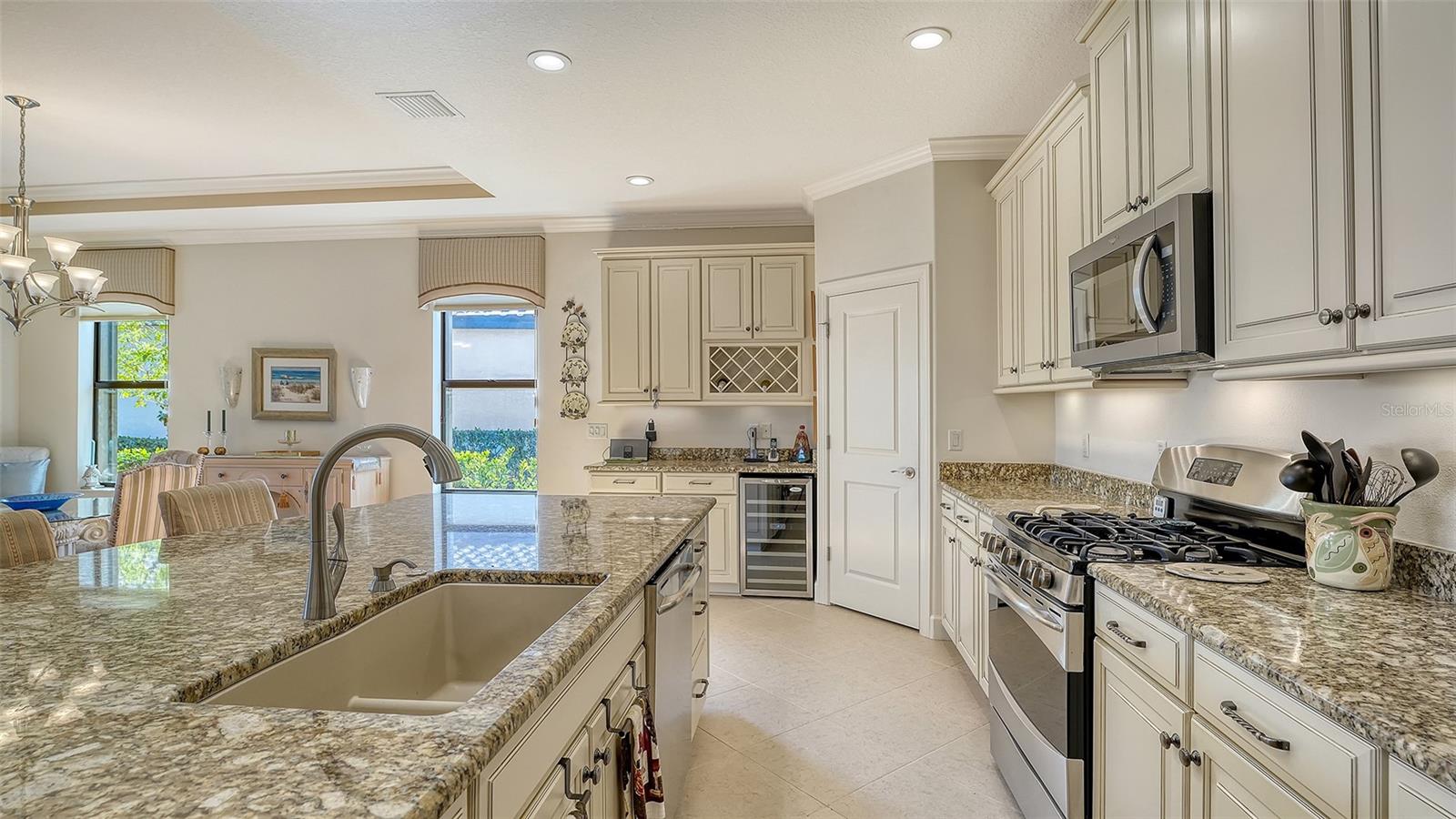 Image 21 of 74 For 12759 Del Corso Loop