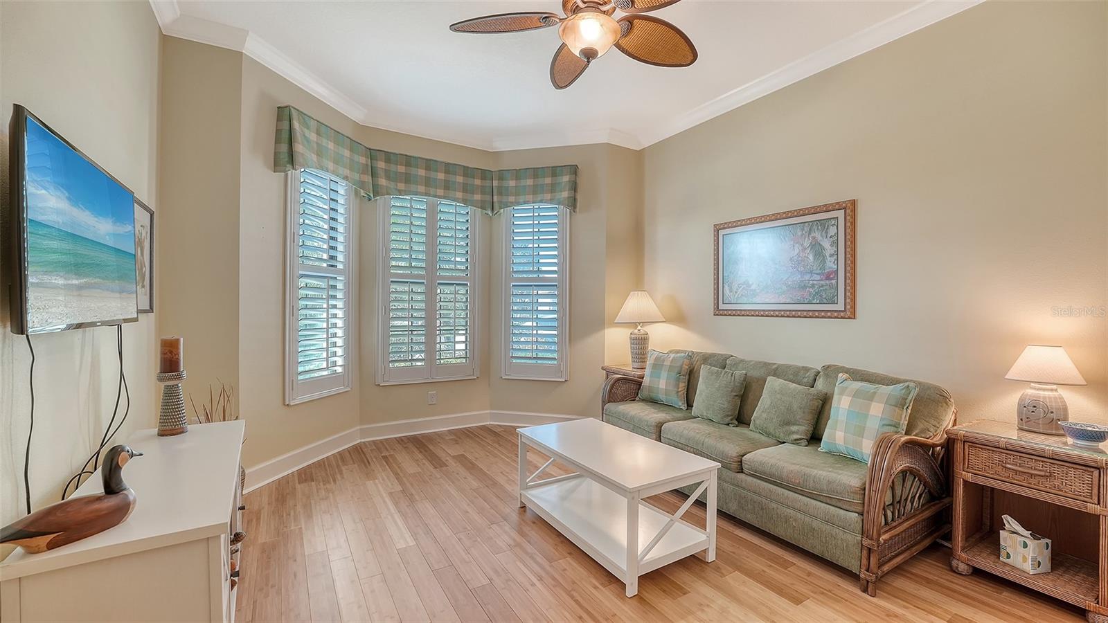 Image 32 of 74 For 12759 Del Corso Loop