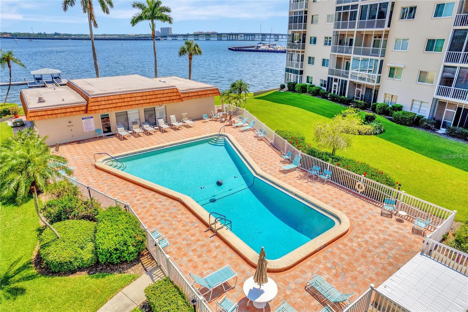 Image 13 of 19 For 1650 1st Avenue W 507b