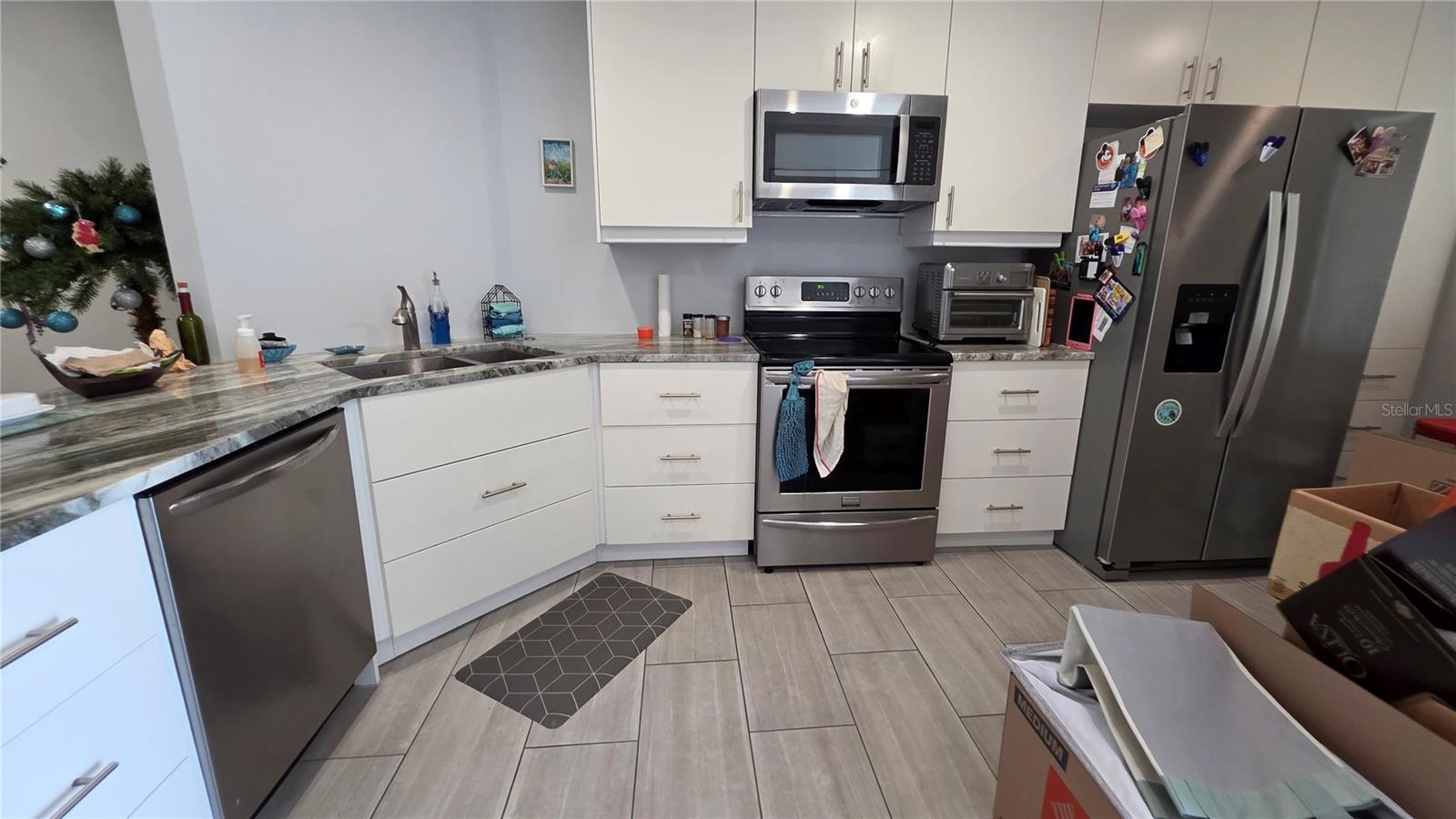 Image 18 of 19 For 1650 1st Avenue W 507b