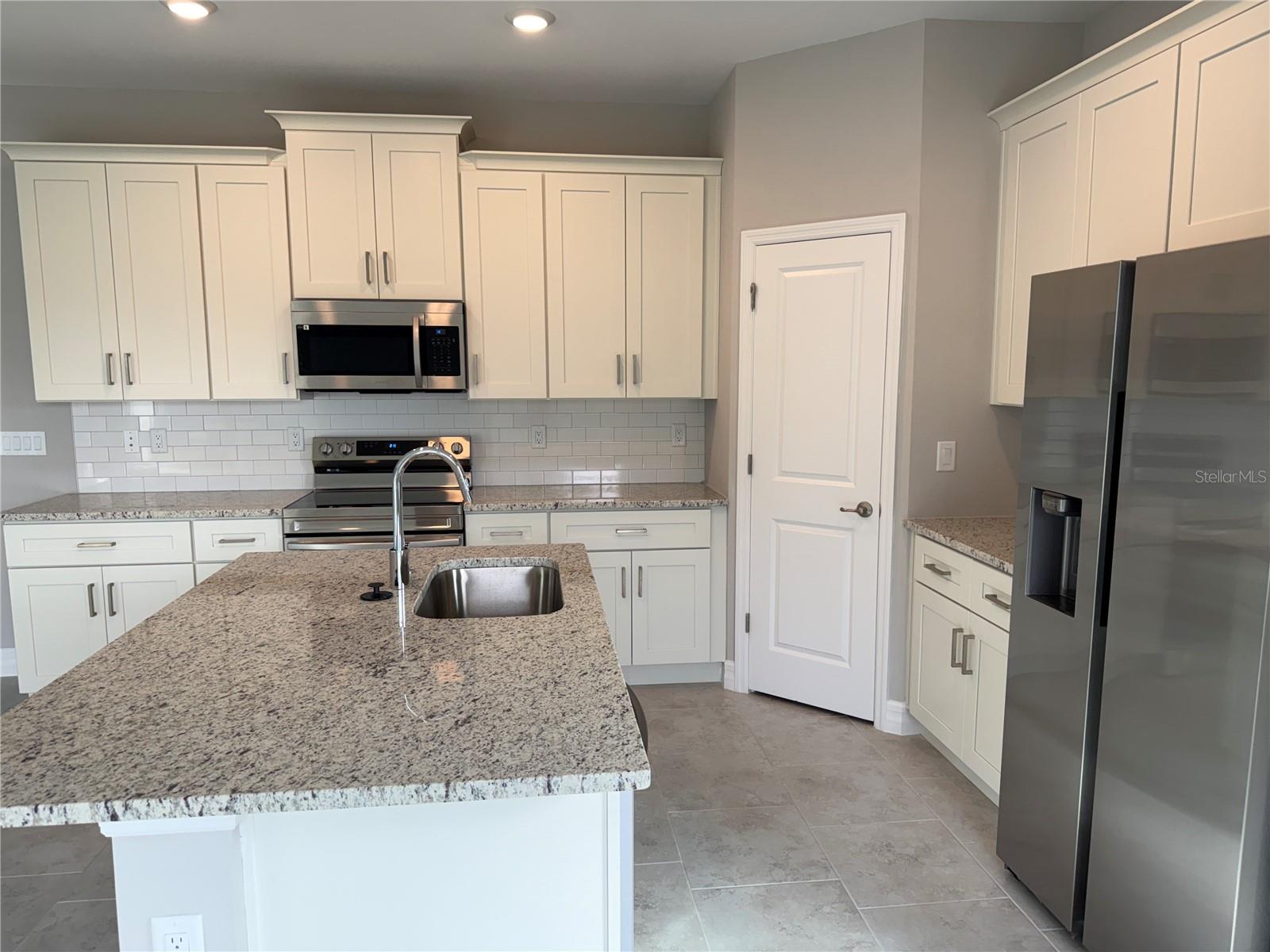 Image 11 of 44 For 1047 Comfort Lane