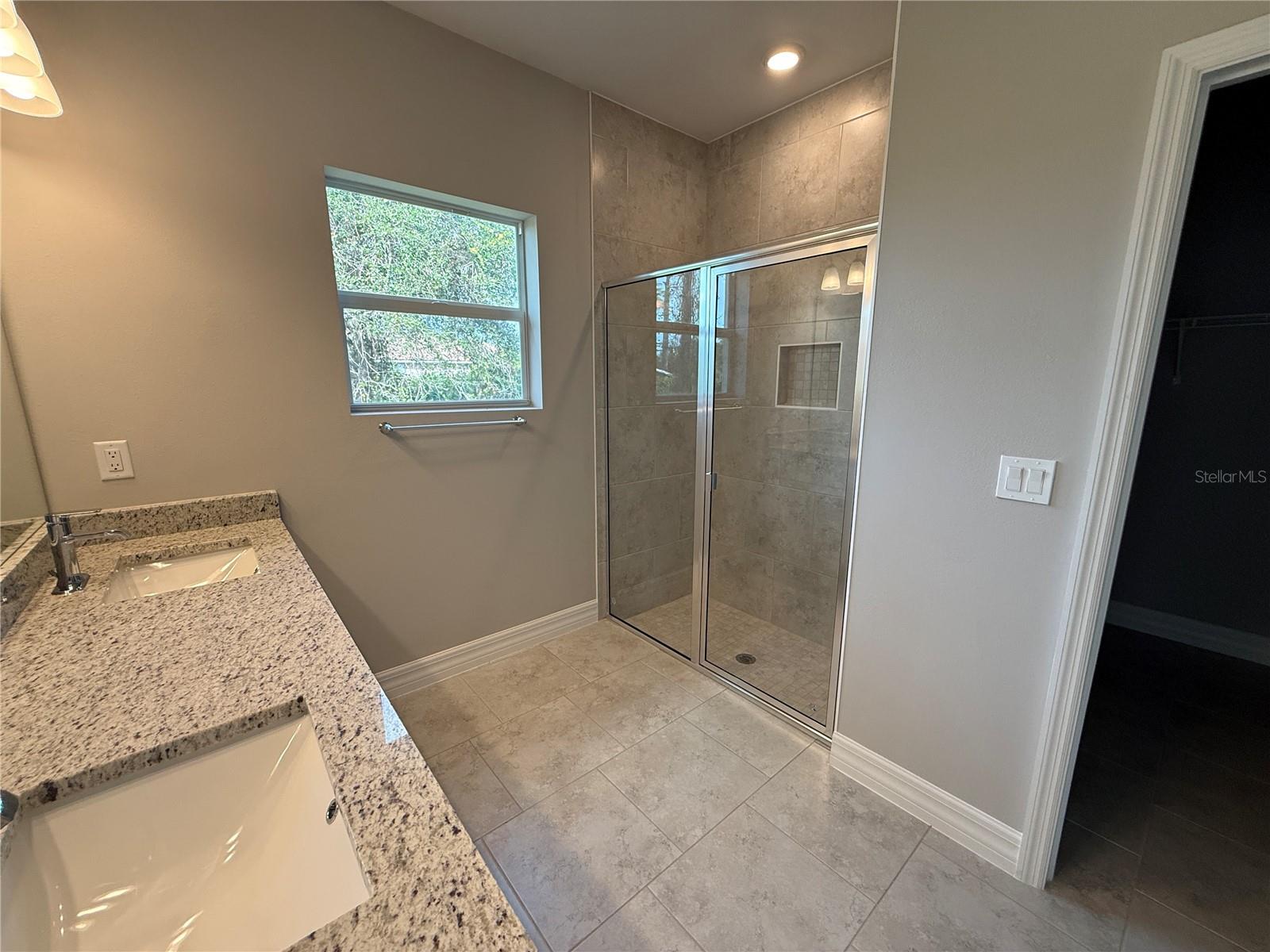 Image 17 of 44 For 1047 Comfort Lane