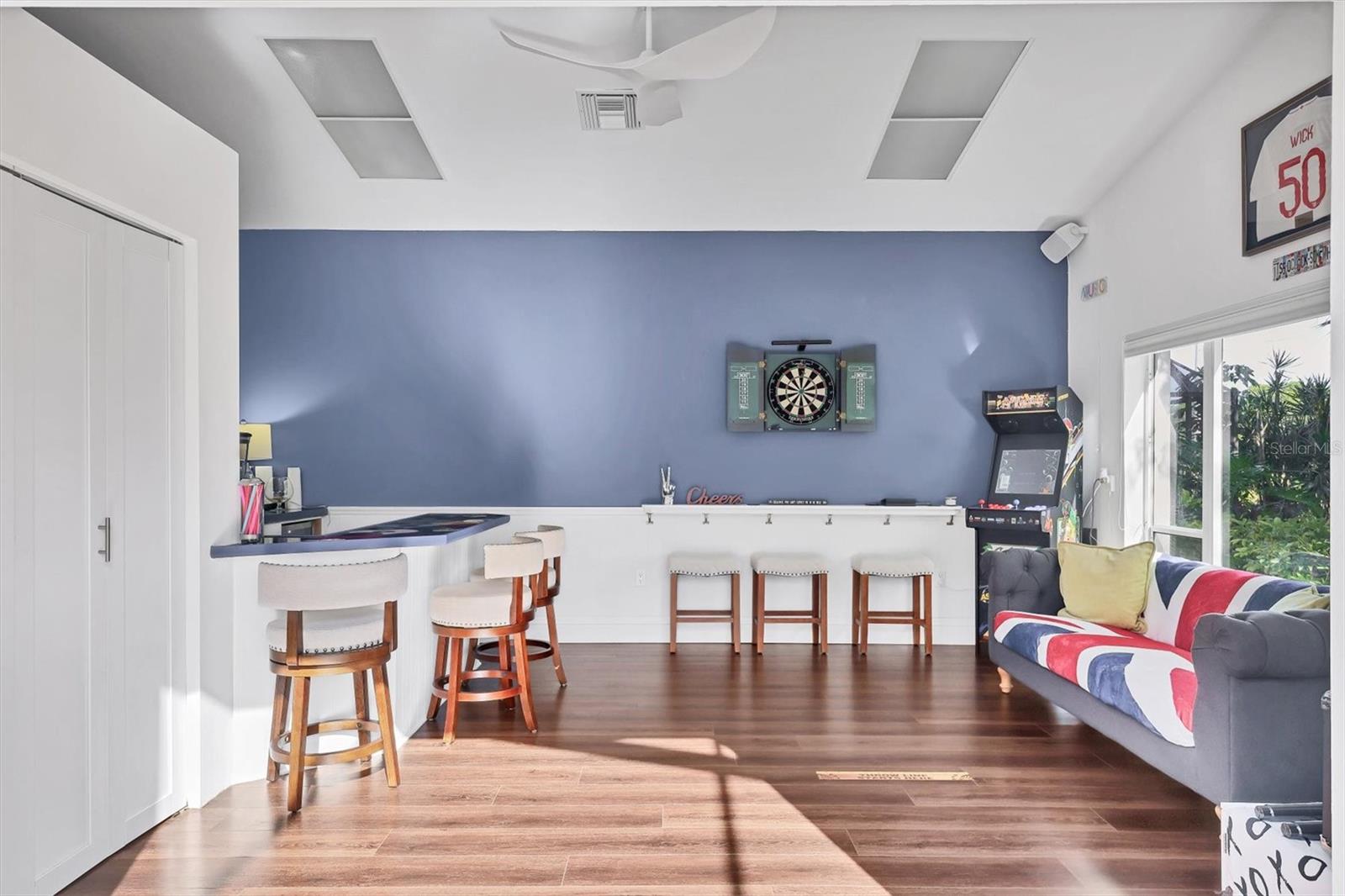 Image 35 of 51 For 4305 Highland Oaks Circle