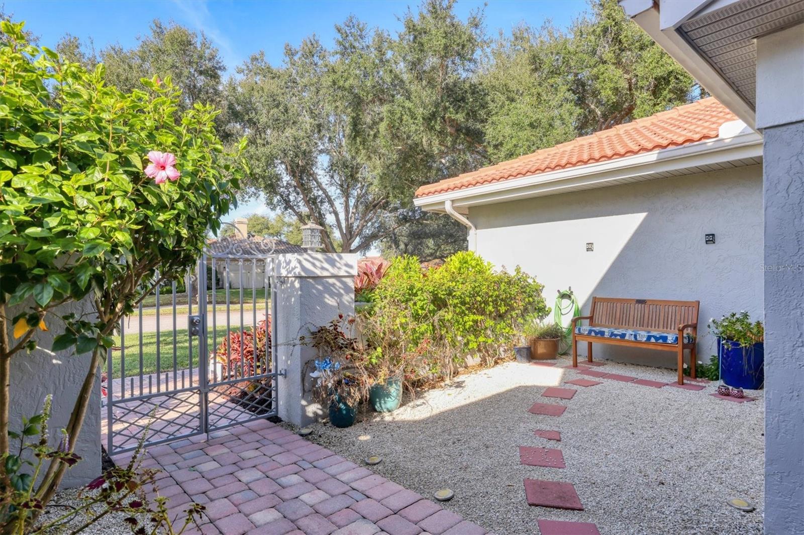 Image 4 of 51 For 4305 Highland Oaks Circle