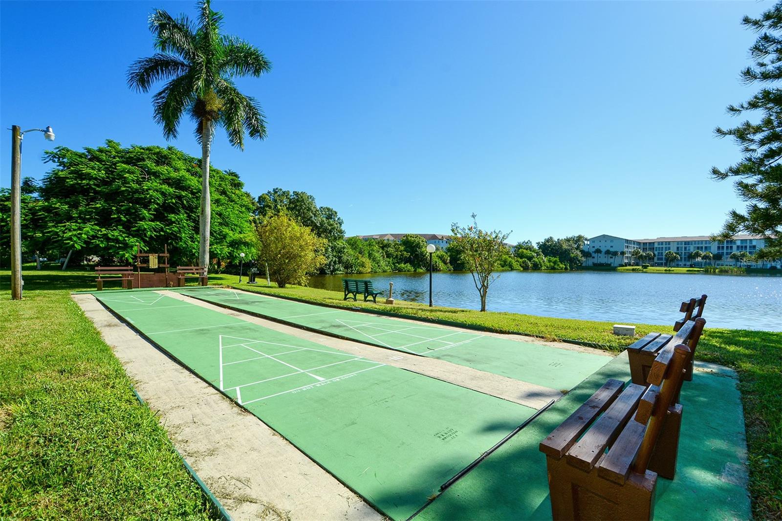 Image 25 of 38 For 3647 Lake Bayshore Drive J416