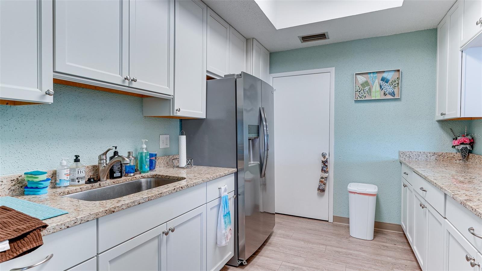 Image 32 of 38 For 3647 Lake Bayshore Drive J416