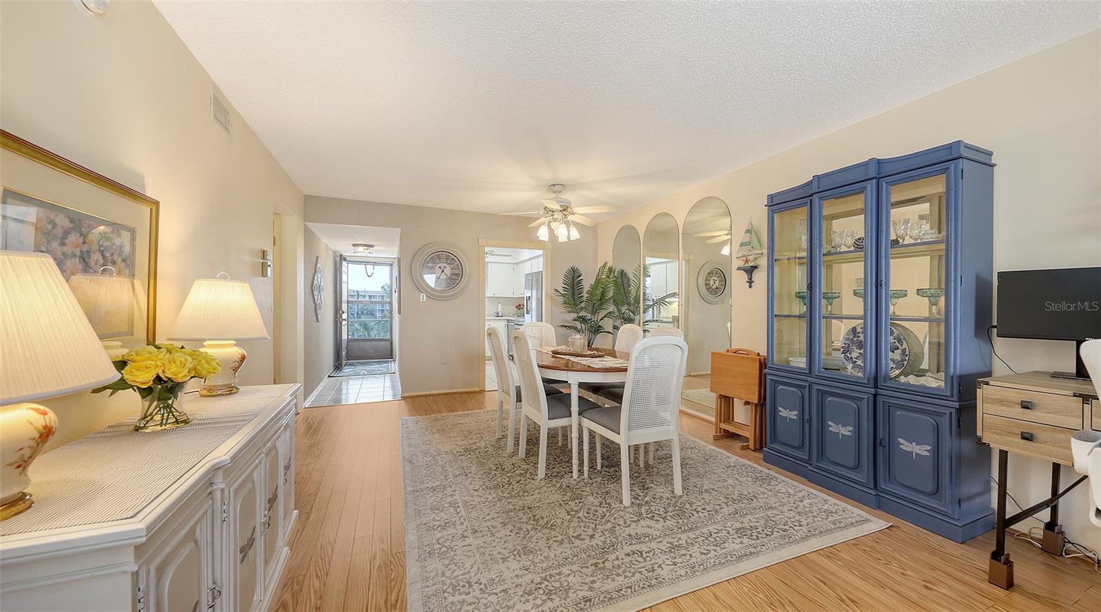 Image 4 of 38 For 3647 Lake Bayshore Drive J416