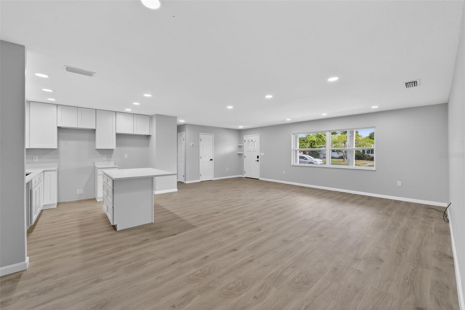 Image 12 of 28 For 6224 7th Avenue Drive W