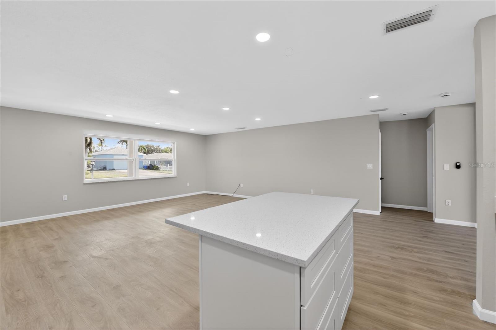 Image 14 of 28 For 6224 7th Avenue Drive W