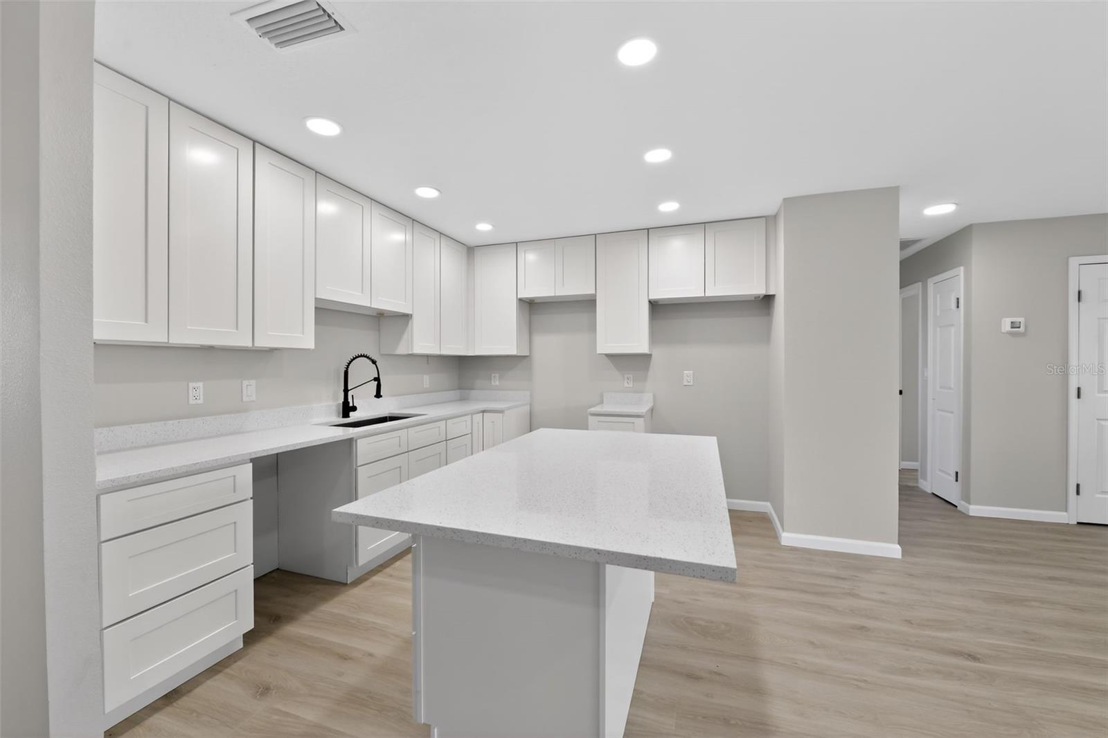 Image 18 of 28 For 6224 7th Avenue Drive W