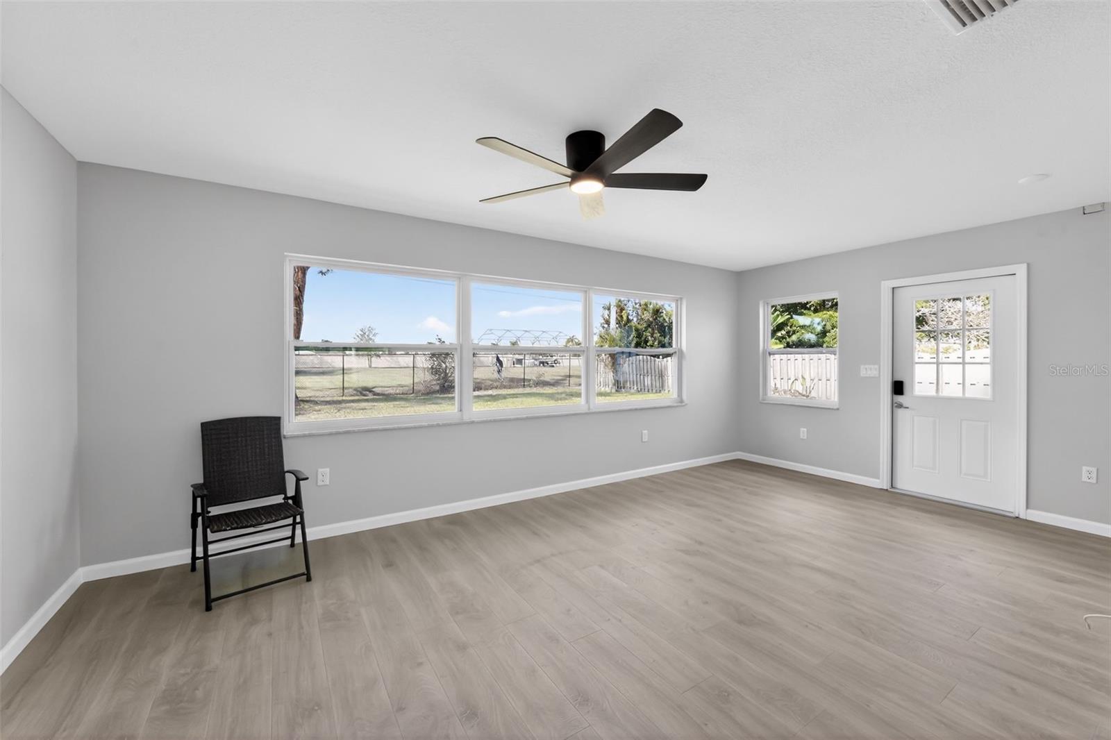 Image 9 of 28 For 6224 7th Avenue Drive W