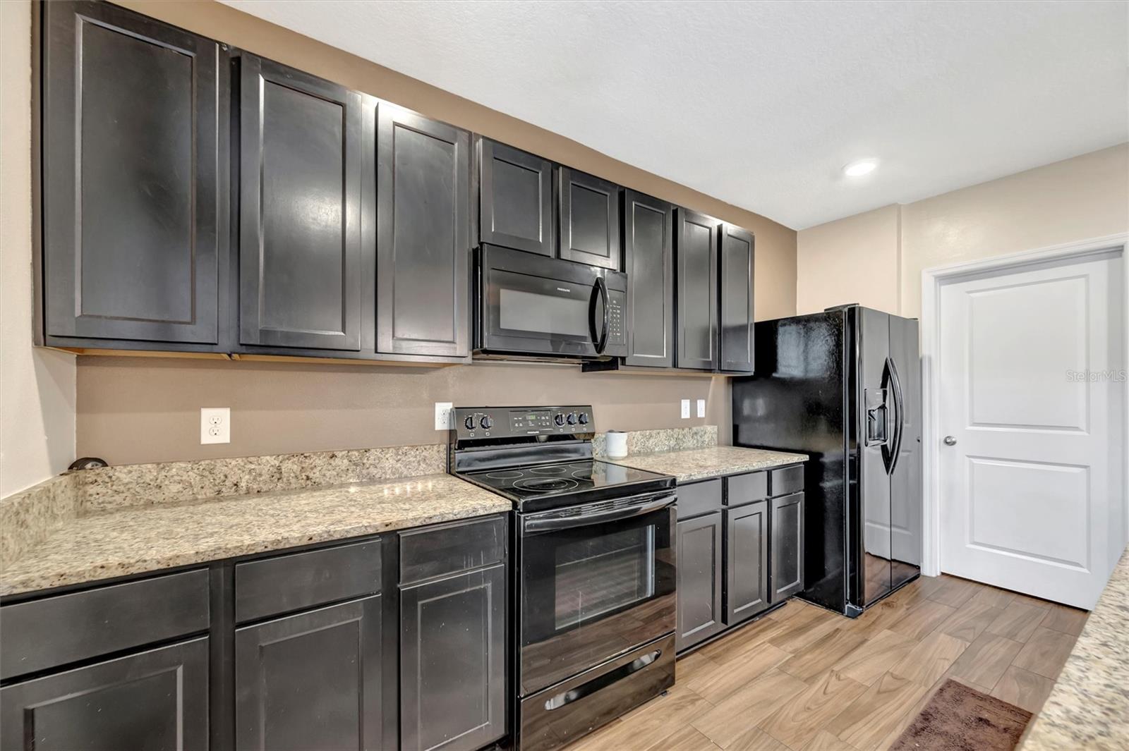 Image 19 of 78 For 109 Tierra Verde Way