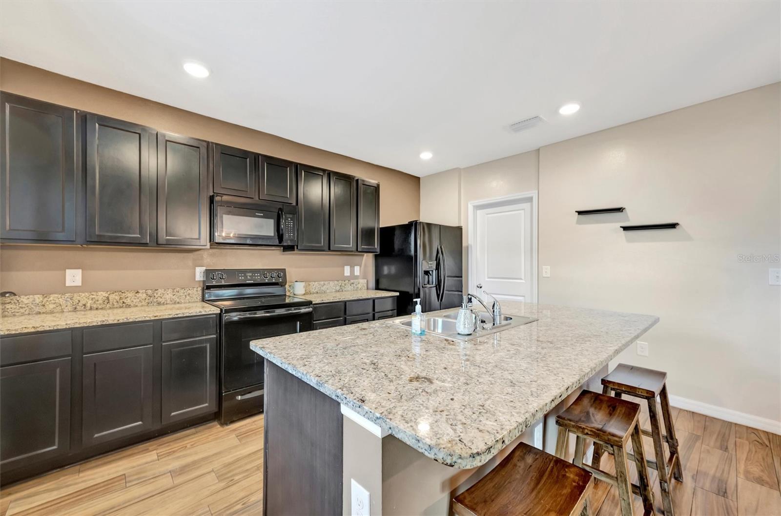 Image 20 of 78 For 109 Tierra Verde Way