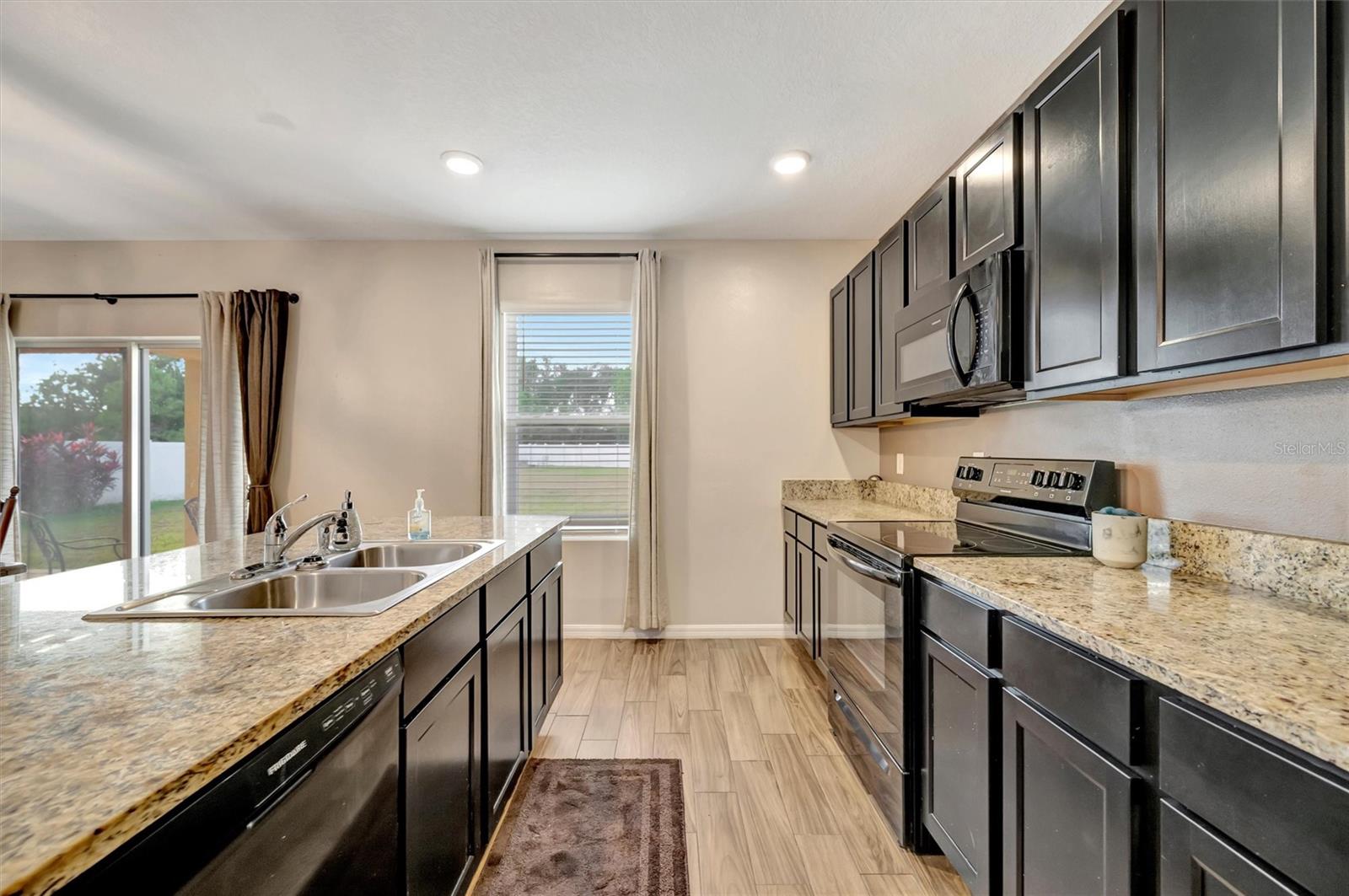 Image 22 of 78 For 109 Tierra Verde Way