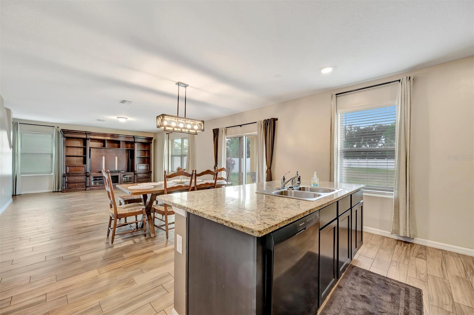 Image 24 of 78 For 109 Tierra Verde Way