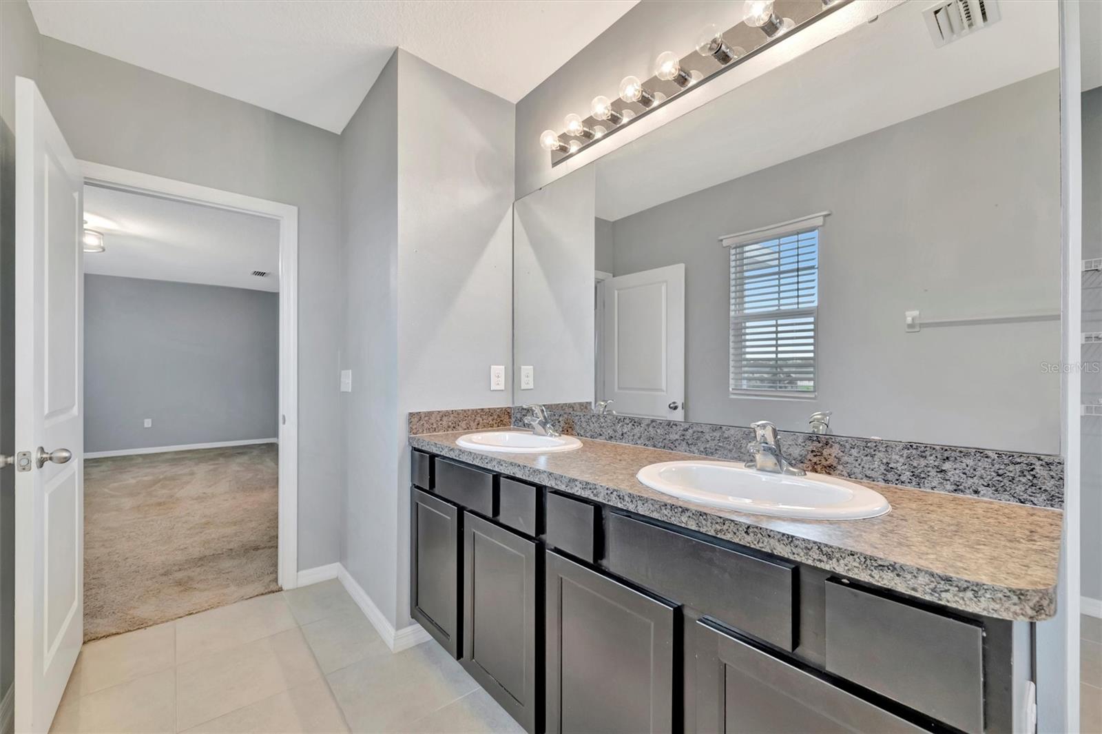 Image 49 of 78 For 109 Tierra Verde Way