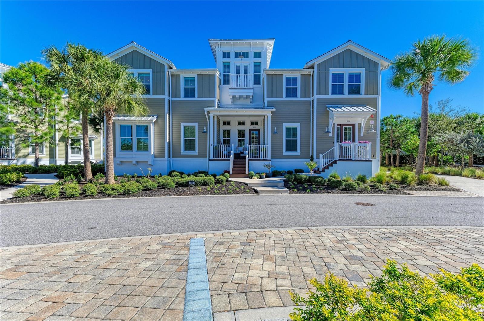 Image 6 of 100 For 295 Compass Point Drive 202