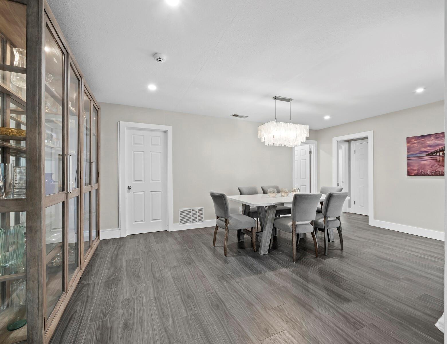 Image 16 of 47 For 2426 River Ridge Drive