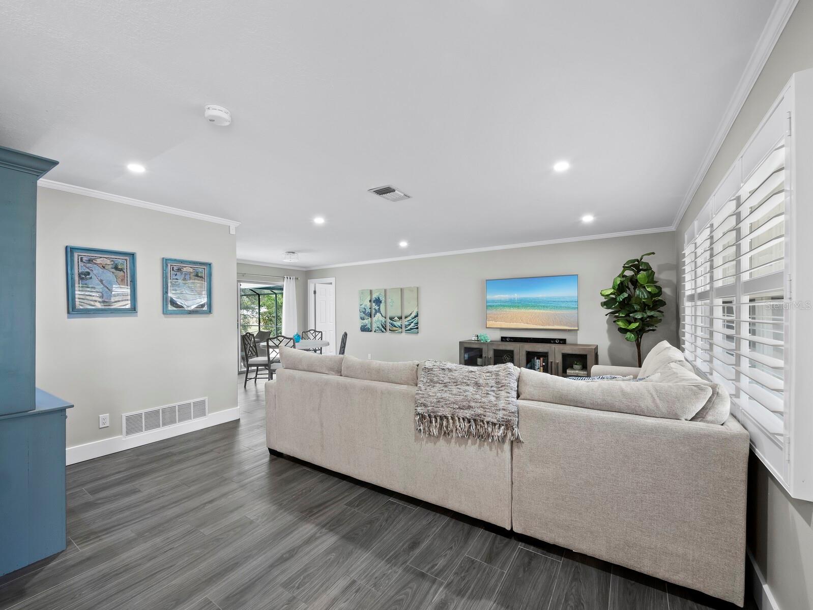 Image 6 of 47 For 2426 River Ridge Drive