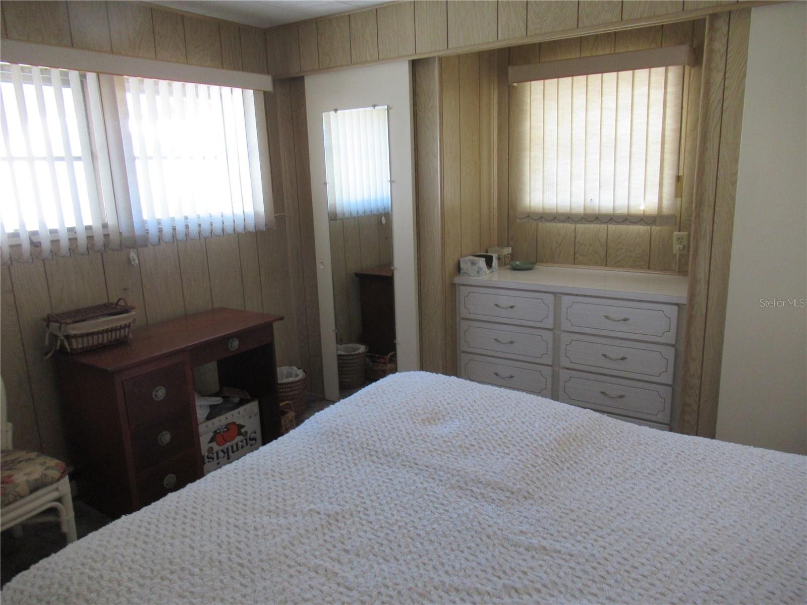 Image 18 of 27 For 1110 49th Avenue Terrace W