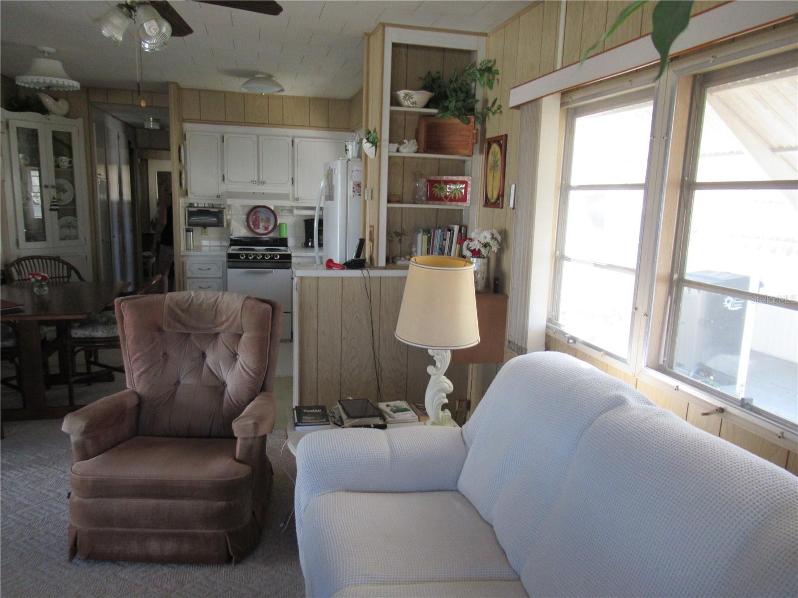 Image 7 of 27 For 1110 49th Avenue Terrace W