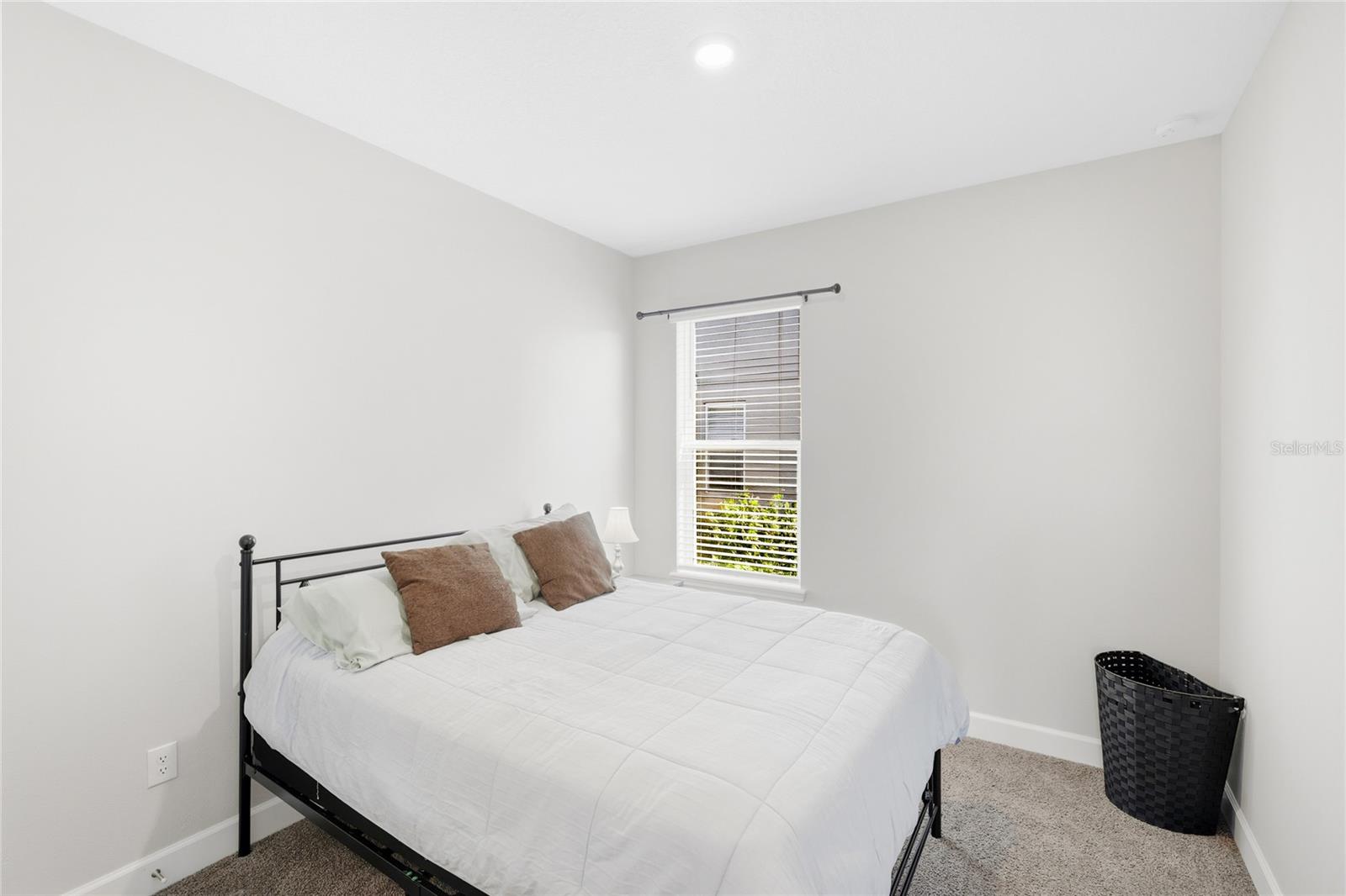 Image 20 of 72 For 11160 Fieldstone Drive