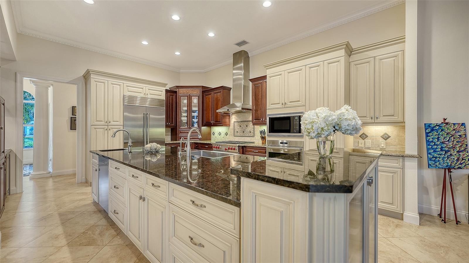 Image 14 of 67 For 8335 Grosvenor Court