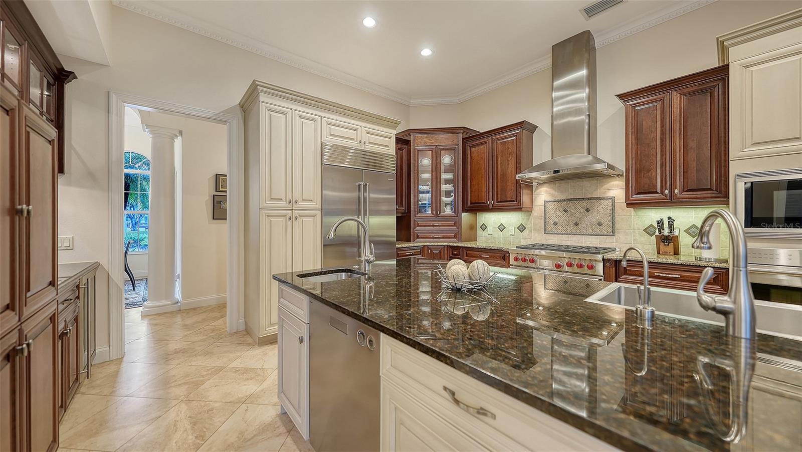 Image 15 of 67 For 8335 Grosvenor Court