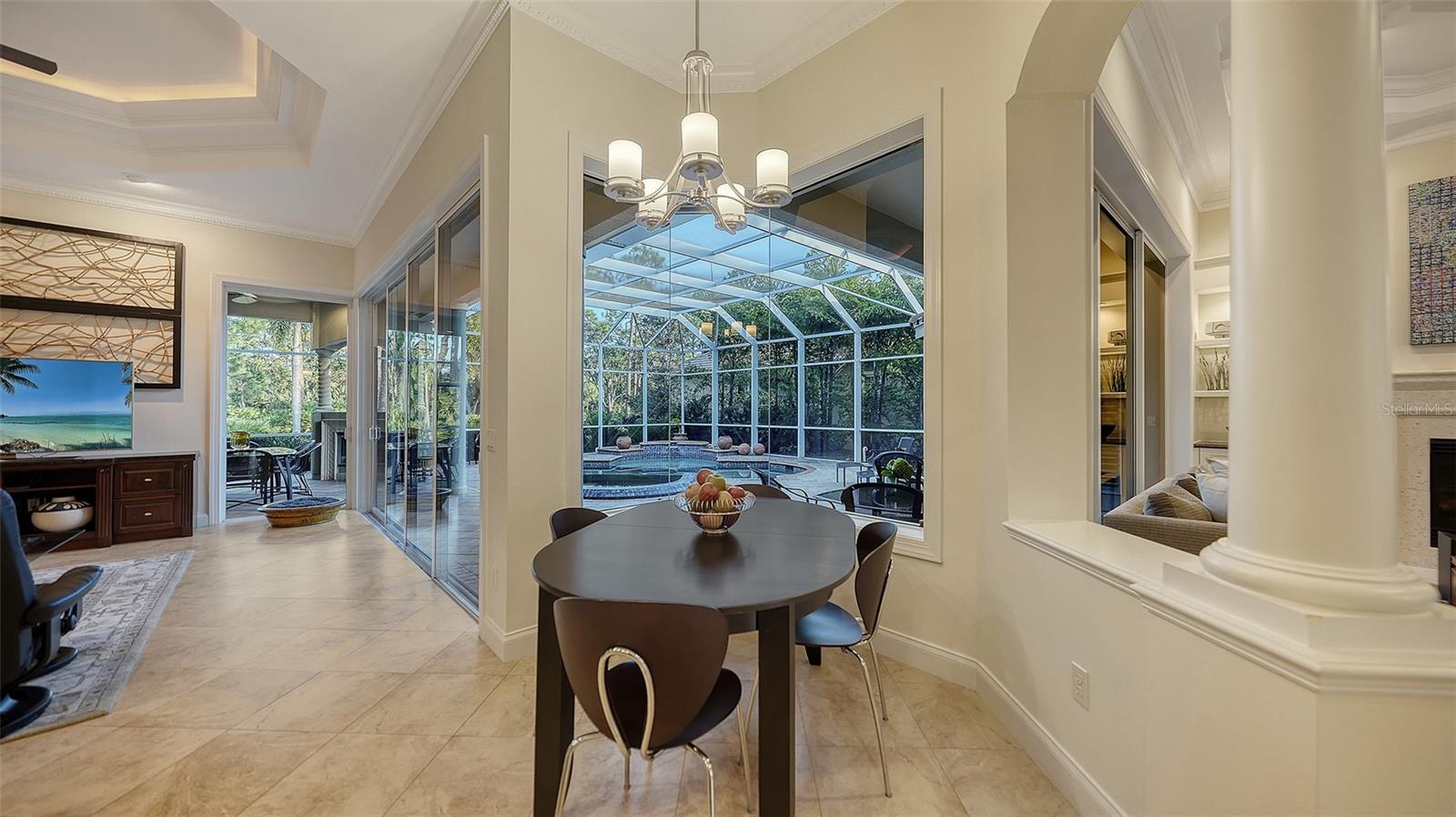 Image 17 of 67 For 8335 Grosvenor Court