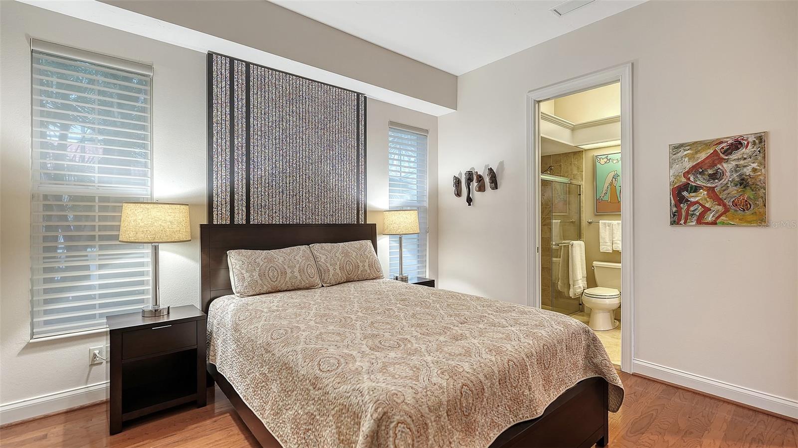 Image 28 of 67 For 8335 Grosvenor Court