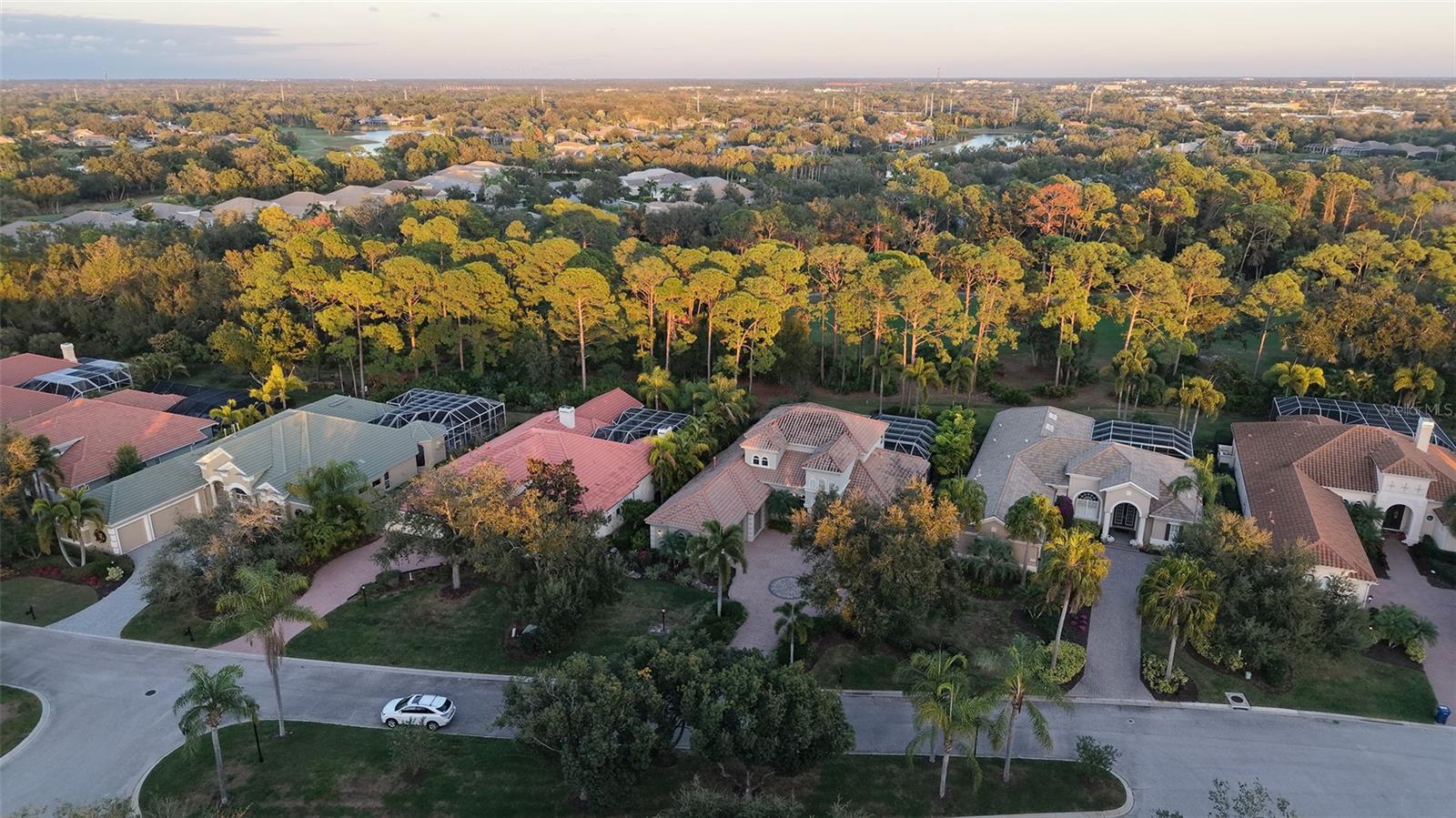 Image 3 of 67 For 8335 Grosvenor Court