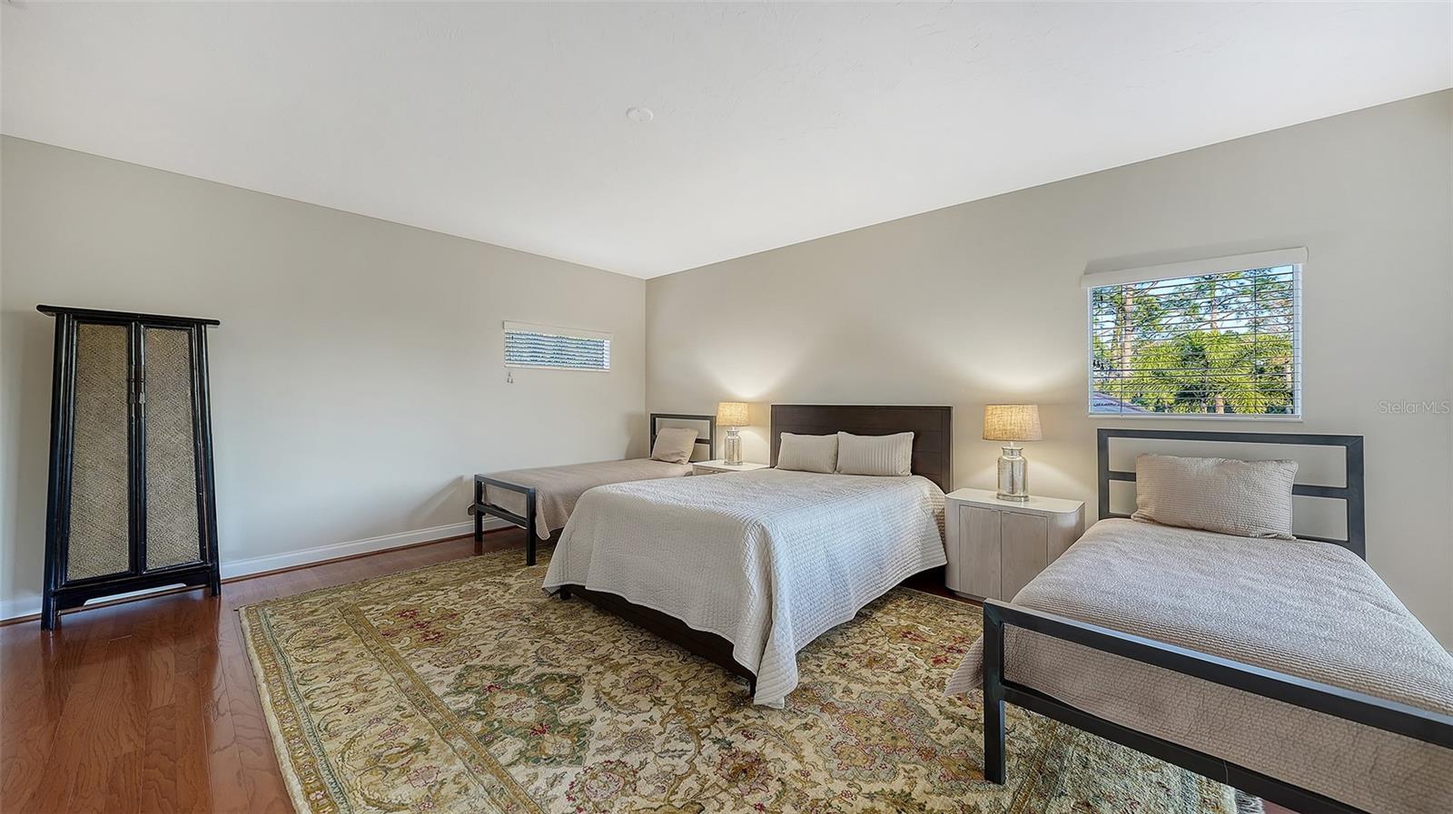 Image 39 of 67 For 8335 Grosvenor Court