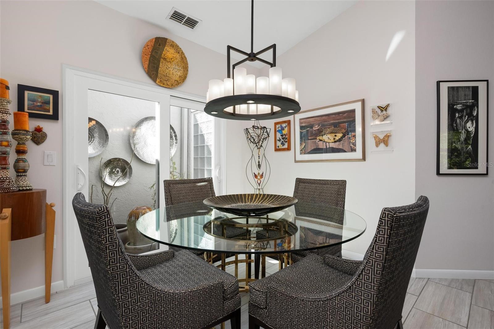 Image 21 of 38 For 226 Chartley Court N